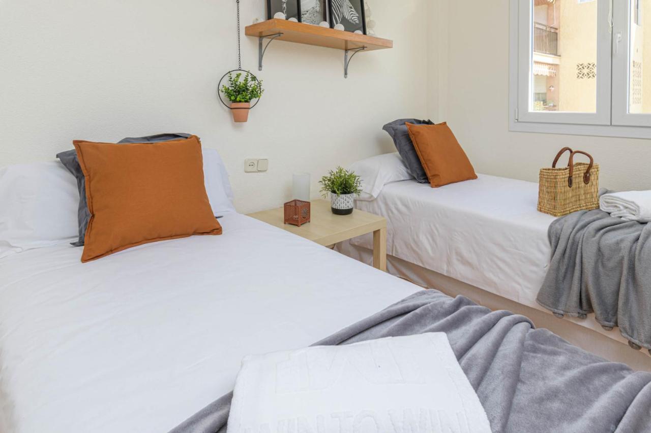 Wintowinrentals 1St Linea De Playa Vista Al Mar Y Piscina La Cala Del Moral Ngoại thất bức ảnh